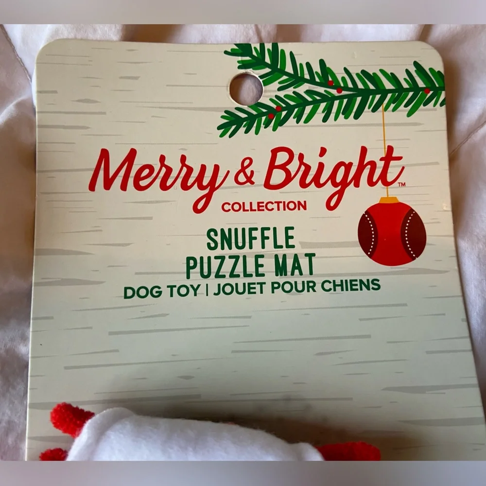 NWT MERRY & BRIGHT HOLIDAY SANTA SNUFFLE MAT
